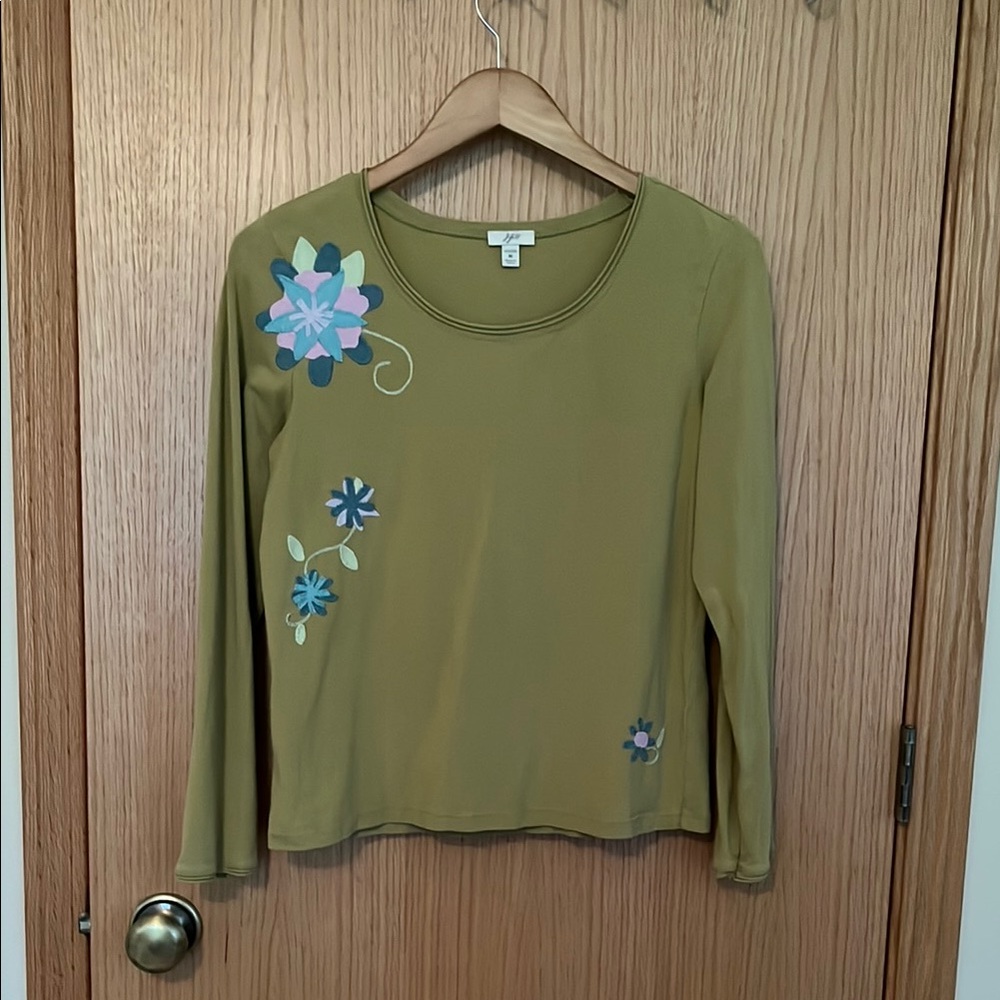 J. Jill Green Embellished embroidery appliqué Long Sleeve Tee M